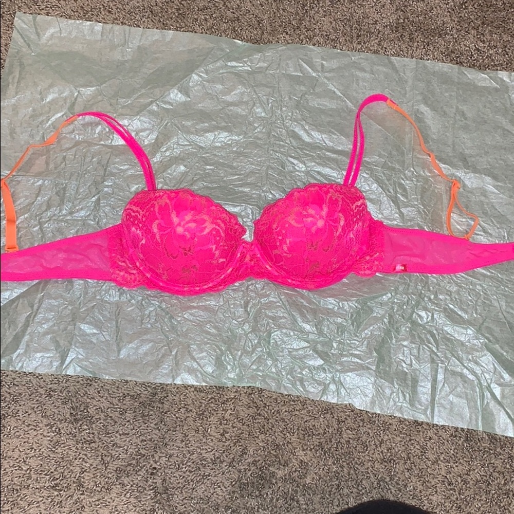 VS Pink date push up bra